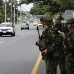 Colombia registra varios ataques con explosivos a un día de la investidura de De la Espriella, que dejan un policía muerto