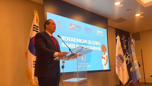 Ministro de Salud, Victor Atallah, explicó que el control prenatal busca elevar la calidad de la atención.