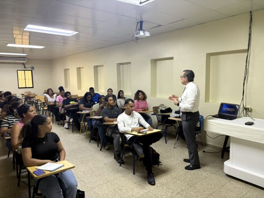 Rector Jorge Asjana David