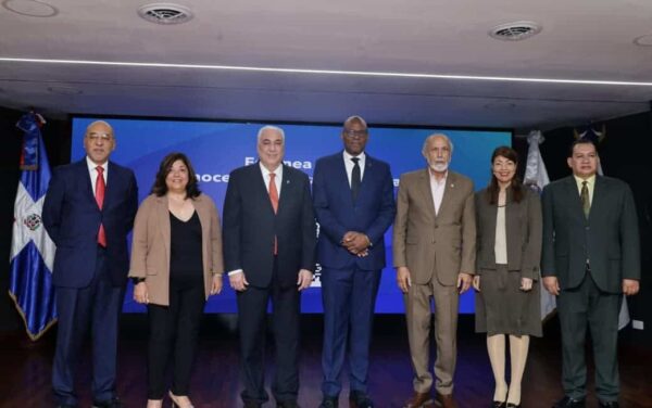 Aníbal de Castro Rodríguez, Alicia Álvarez, Erik Pérez Vega, Luis Pérez Novas, Carlos Sangiovanni, Elsa María Moquete y Juan Francisco Viloria Santos.