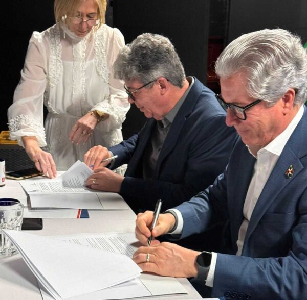 República Dominicana y BS School firman acuerdo de especialización médica