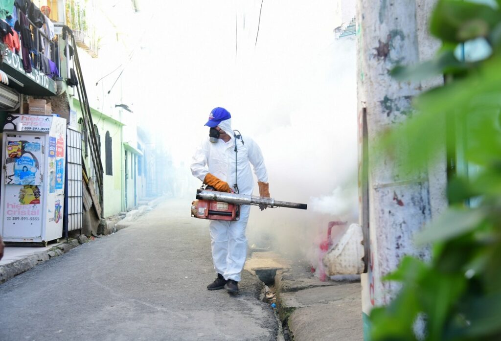 Salud realiza jornadas intensivas de fumigación, descacharrización y eliminación de criaderos.