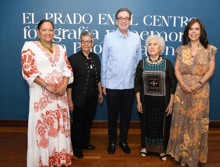 Sara Hermann, Mayra Johnson, Carlos Acero, Myrna Guerrero y Maribel Bellapart