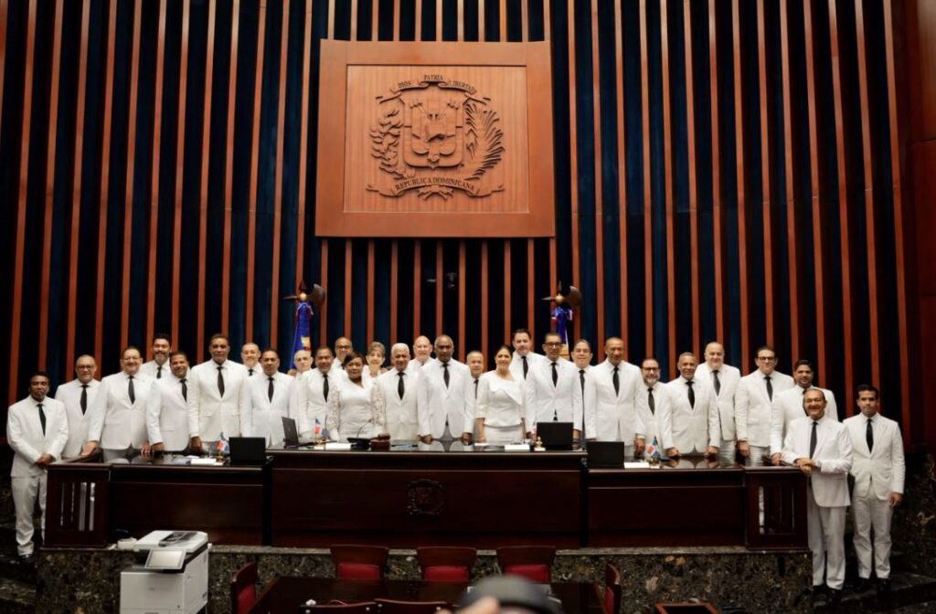 Senado juramenta su nuevo Bufete Directivo para el período 2026-2027
