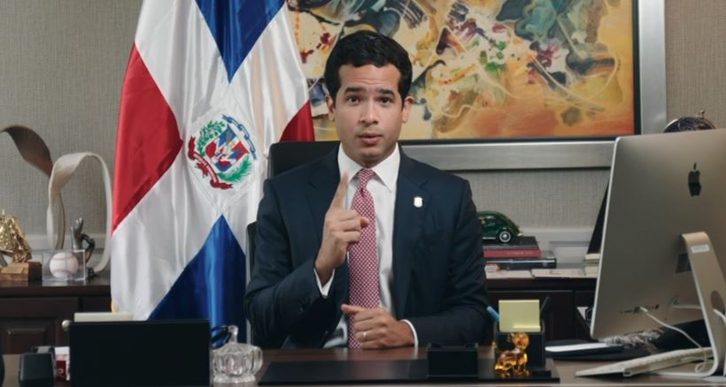 La cifra que preocupa a Omar Fernández: "180 mil estudiantes haitianos más y 141 mil estudiantes dominicanos menos"