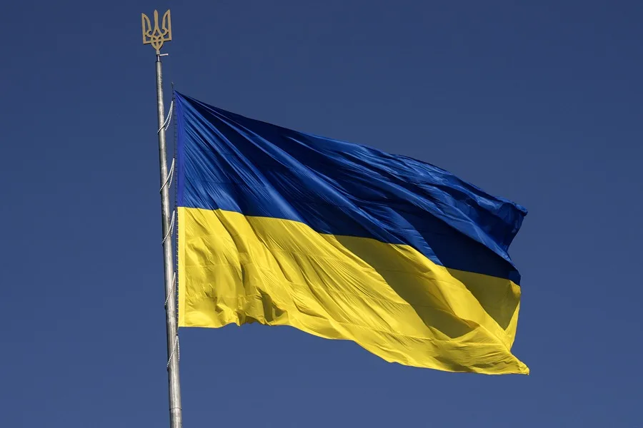 Ucrania celebra Día de la Bandera con líderes europeos en medio de la guerra.