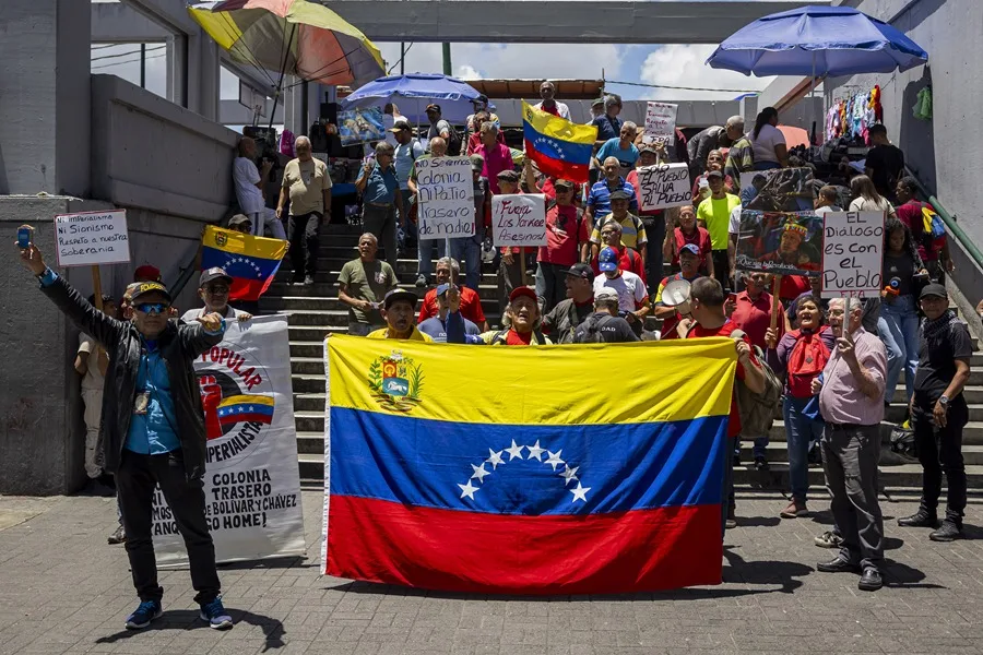 Chavistas rechazan la presencia de Estados Unidos en Venezuela y exigen la liberación de Maduro
