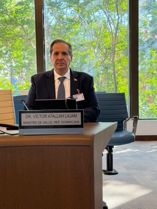 Víctor Atallah presenta en Washington los avances que posicionan a RD como referente regional en salud. Fuente externa.