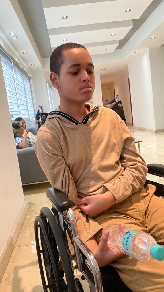 Adolescente con epilepsia refractaria solicita ayuda de RD$2.7 millones para cirugía de estimulación del nervio vago