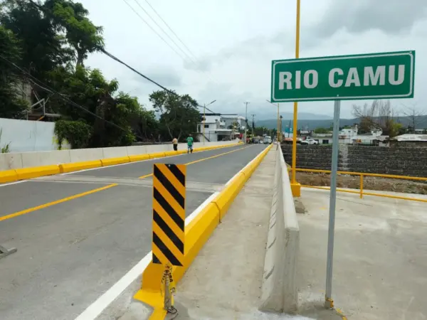 Puente sobre el río Camú. Obras Públicas