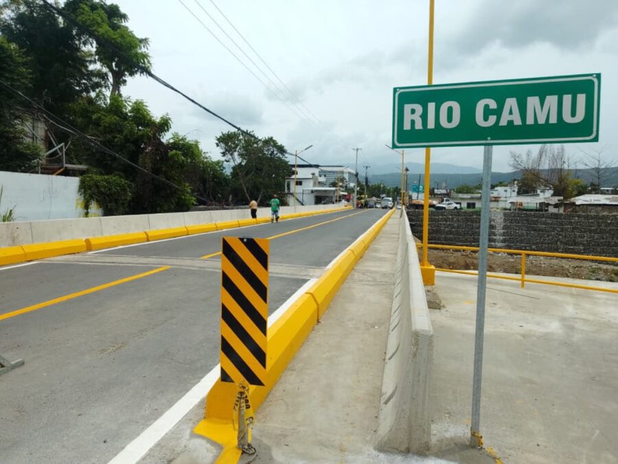 Puente sobre el río Camú. Obras Públicas