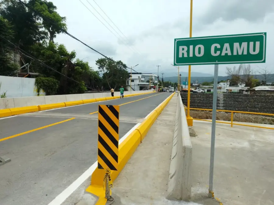 Puente sobre el río Camú. Obras Públicas