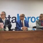 Poeta Plinio Chahín pone en circulación dos nuevos libros sobre crítica y literatura dominicana