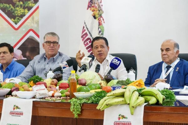 CONFENAGRO respalda programa de mecanización