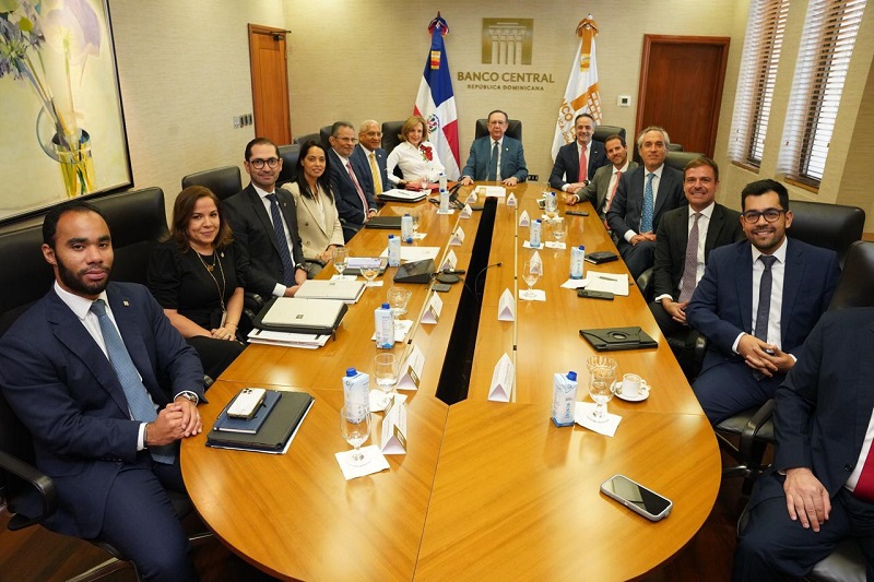 Valdez Albizu estima IED podría alcanzar al término de 2026 sobre los US5,300 millones