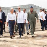 Abinader y su homólogo de Honduras  visitan Base Aérea de San Isidro