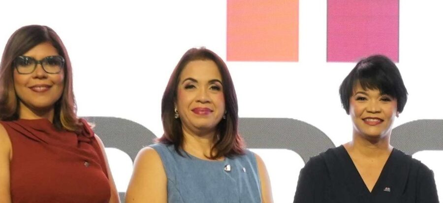 Yniolit Ynoa, Larissa Hérnadez y Natalia Escolástico.