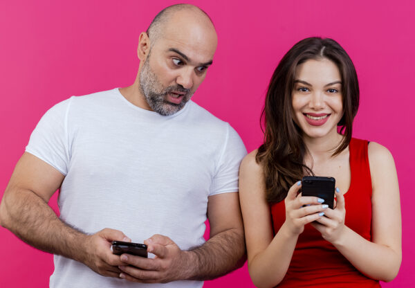 ¿Tu pareja no comparte su ubicación? El 35 % lo considera una señal de alarma