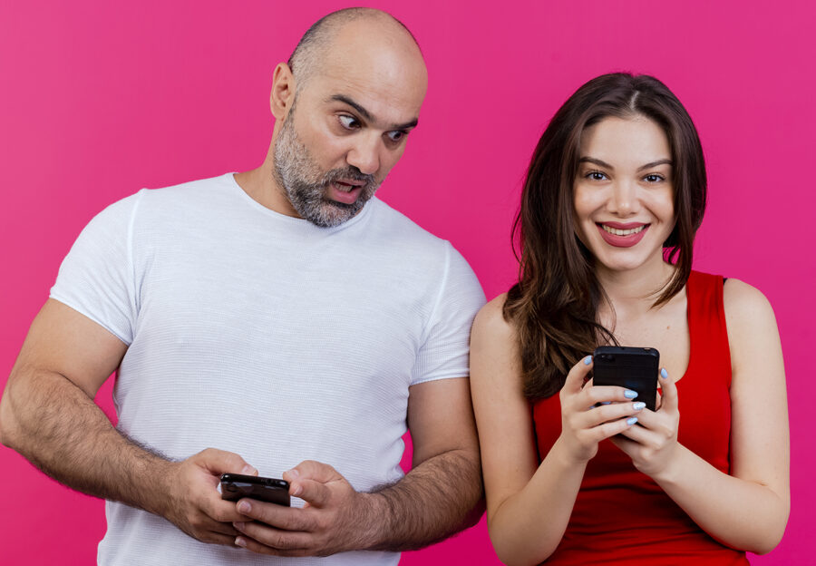 ¿Tu pareja no comparte su ubicación? El 35 % lo considera una señal de alarma