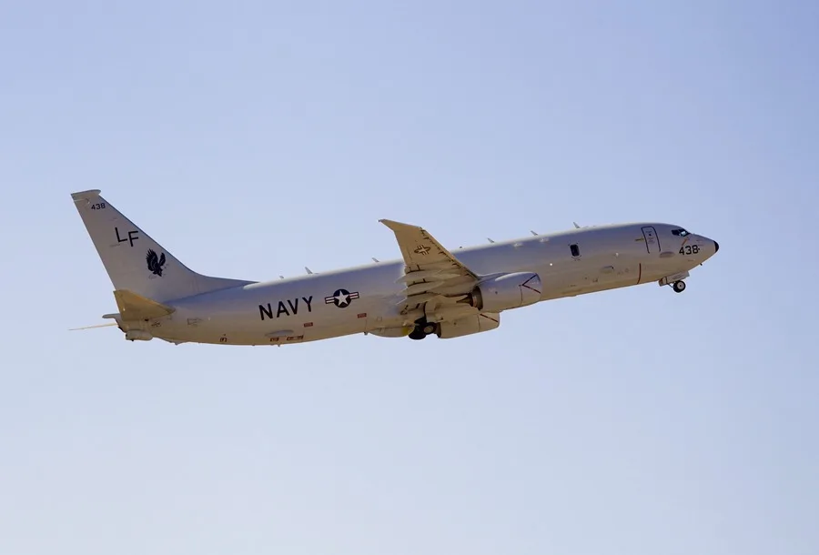 Avión Boeing P-8 Poseidon de la Armada estadounidense en vuelo