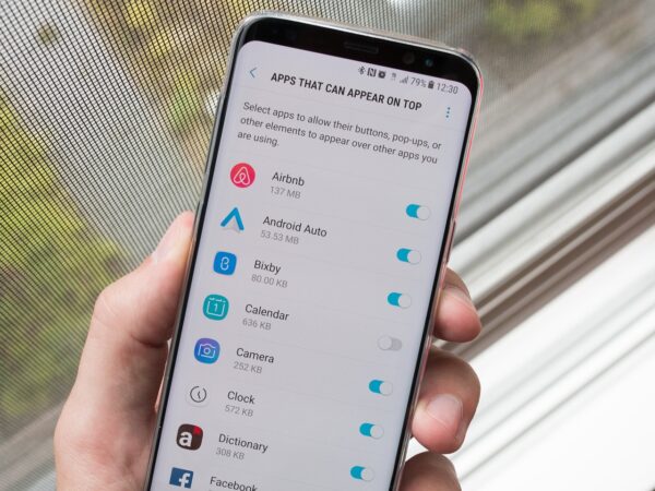 Screen Overlay, un fraude que superpone pantallas falsas para robar datos.
