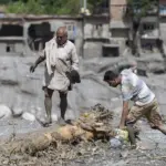 Casi 600 extranjeros siguen incomunicados tras las riadas de Nepal