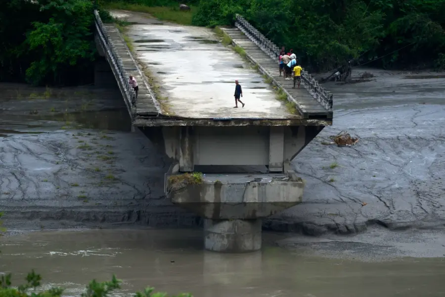 Puente que cruzaba el rio trishuli/Fuente externa