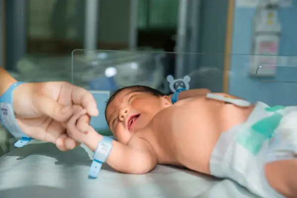 Muertes neonatales disminuyen un 42 % en hospitales incluidos en plan de atención