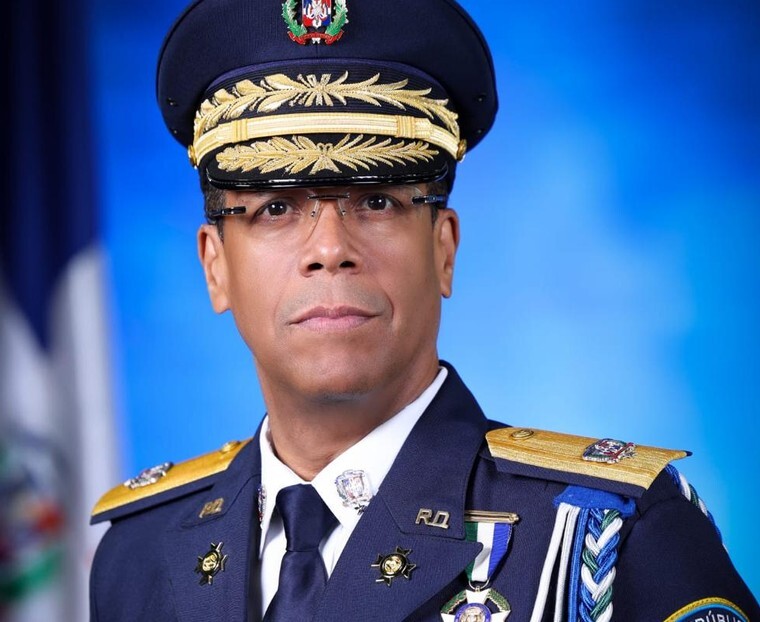 general-martin-miguel-tapia-sanchez-es-nombrado-inspector-general-0455836d-focus-0-0-1200-675