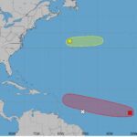 Vigilan una baja presión en el Atlántico con 70 % de probabilidad de desarrollo tropical