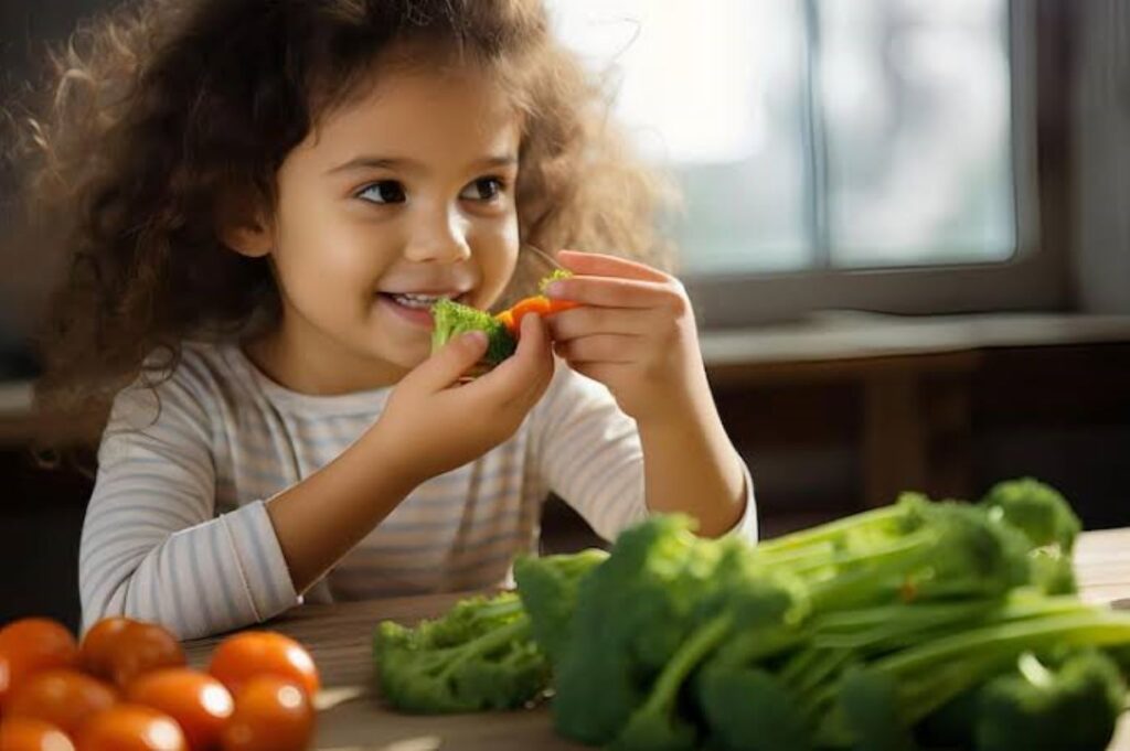 Los hábitos alimenticios que los niños deben aprender desde pequeños para crecer saludables