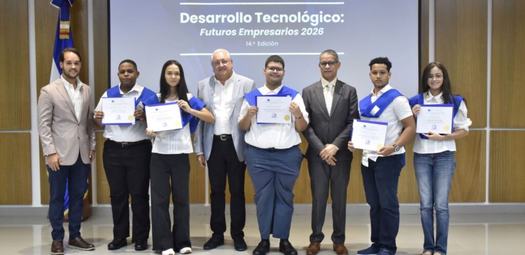 Jóvenes de la Región Norte impulsan su futuro con formación tecnológica