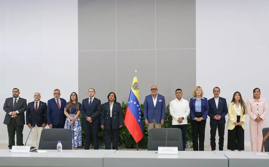 Delcy Rodríguez celebra el «primer paso» en el diálogo entre el chavismo y la oposición
