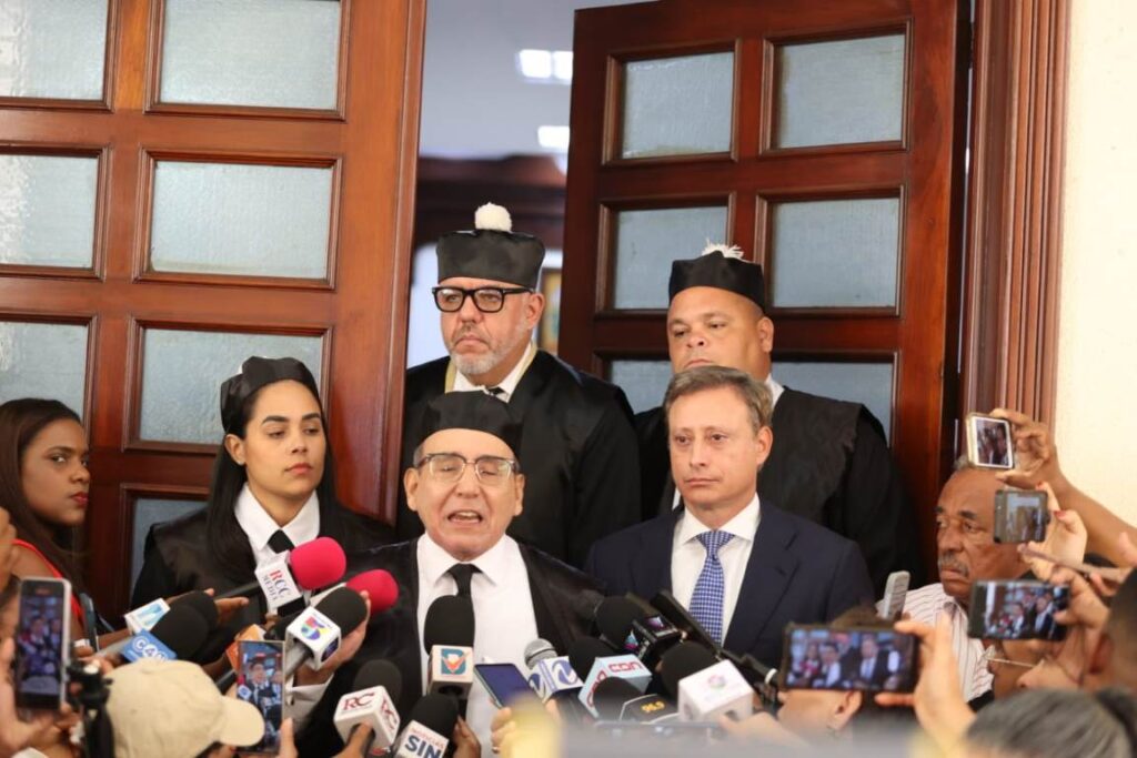 Juezas rechazan extinguir proceso seguido a exprocurador Jean Alain en caso Medusa