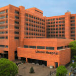 Hospital Lincoln en El Bronx realiza Feria de Regreso a Clases; asisten más de mil niños