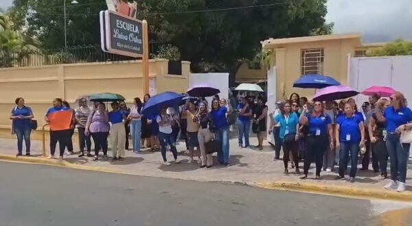 mARCHA DE MAESTROS EN PUERTO PLATA