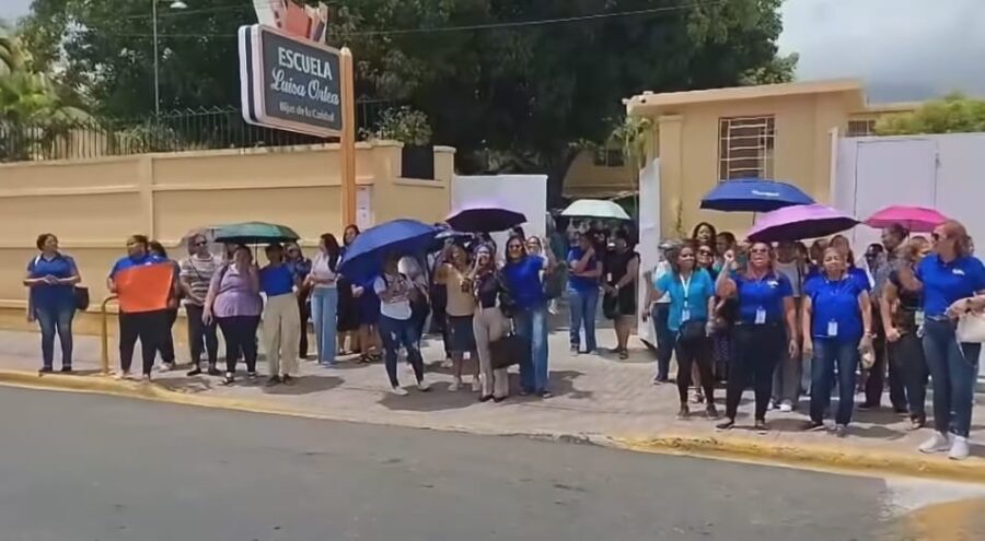 mARCHA DE MAESTROS EN PUERTO PLATA