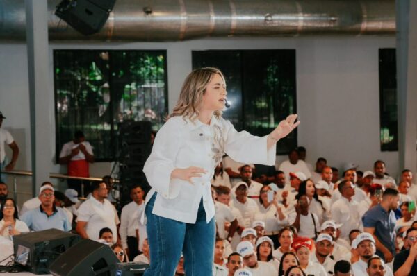 Gloria Reyes, ministra de la Mujer.