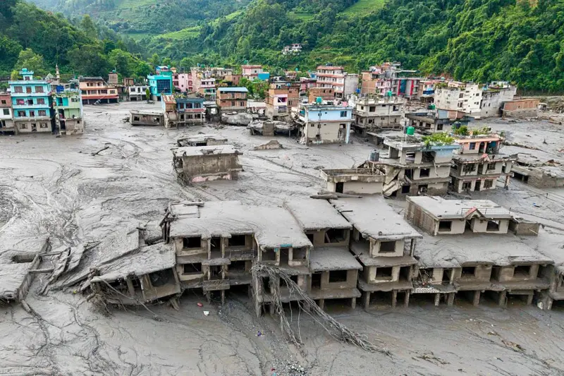 Qué causó la avalancha y otras 3 preguntas sobre la catástrofe que dejó cientos de muertos y desaparecidos en Nepal y Tíbet
