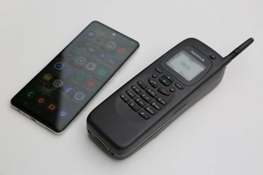 El Nokia 9000 Communicator, el primer teléfono inteligente de la historia, cumple 30 años