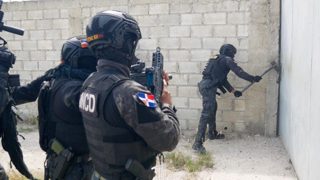 Operativo antinarcótico en San Pedro de Macorís: 26 paquetes de cocaína decomisados y varios arrestos