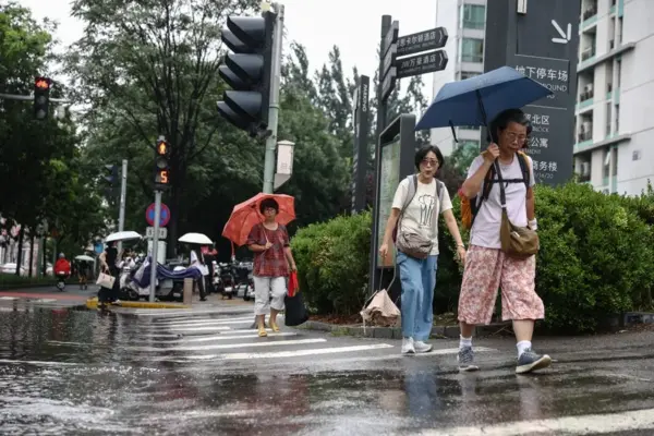El tifón Narra deja 16.000 evacuados y mantiene en en alerta máxima a la región china de Guangxi.