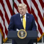 Trump llama a empresas de Canadá a mudarse a EE.UU. para evitar los aranceles