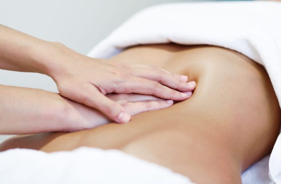 El drenaje linfático es una parte fundamental en la fisioterapia postoperatoria en cirugía estética.   fuente externa