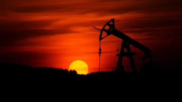 Petróleo de Texas abre con una subida del 2.71% impulsado por tensión en Oriente Medio