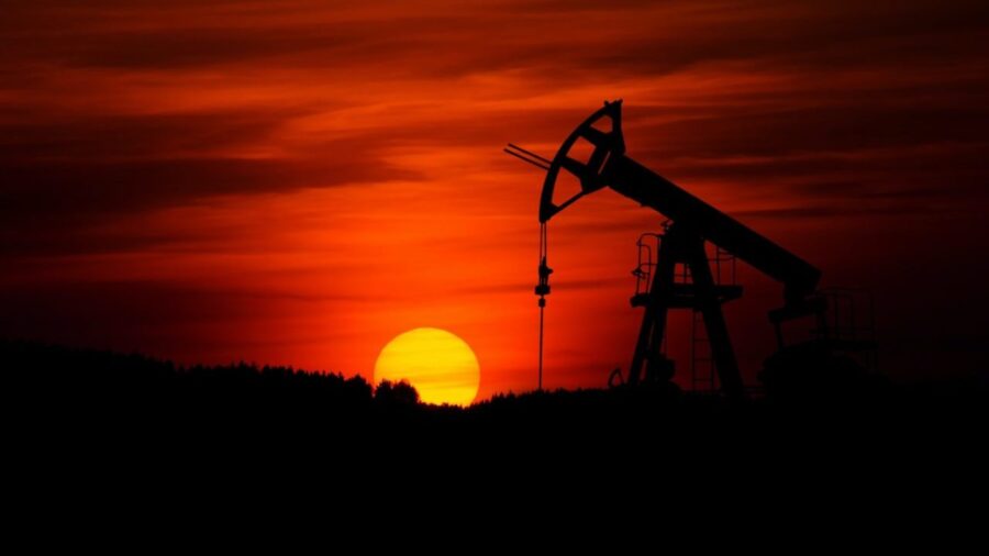 Petróleo de Texas abre con una subida del 2.71% impulsado por tensión en Oriente Medio
