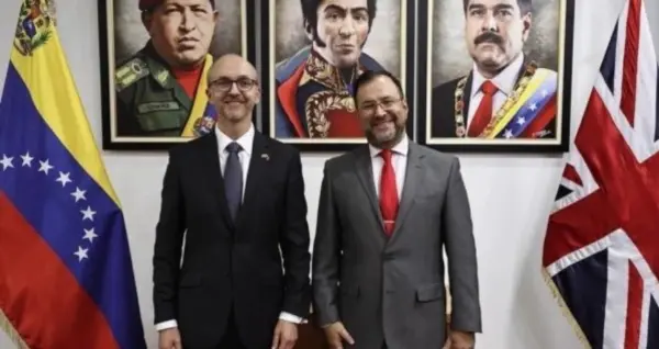 Funcionarios de gobiernos de Caracas  y del Reino Unido.