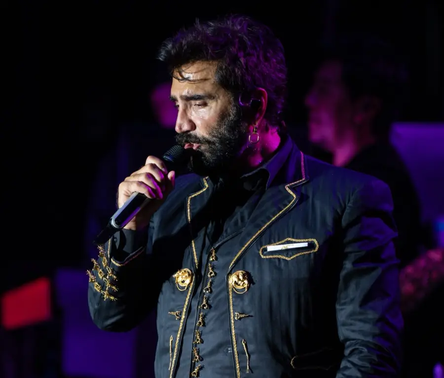 Alejandro Fernández interpretó su más conocido repertorio en Bávaro.  fuente externa