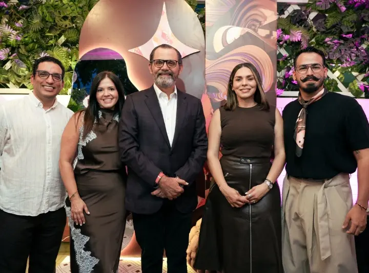 Mario Rodríguez, Shanna Román, José Miguel Bonetti Du-Breil,  Jezmín Navarro y John Serrano.