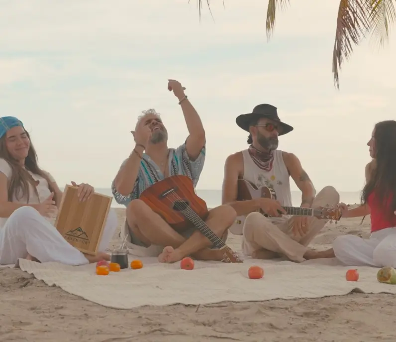 Daniel Santacruz y Eliacim estrenan el nuevo tema.
